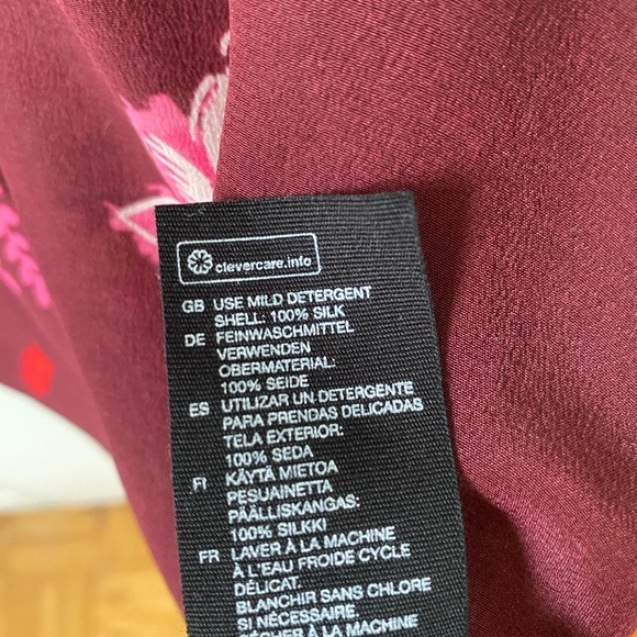 & Other Stories 100% silk tank, burgundy with flowers, size 4 - Picture 3 of 4